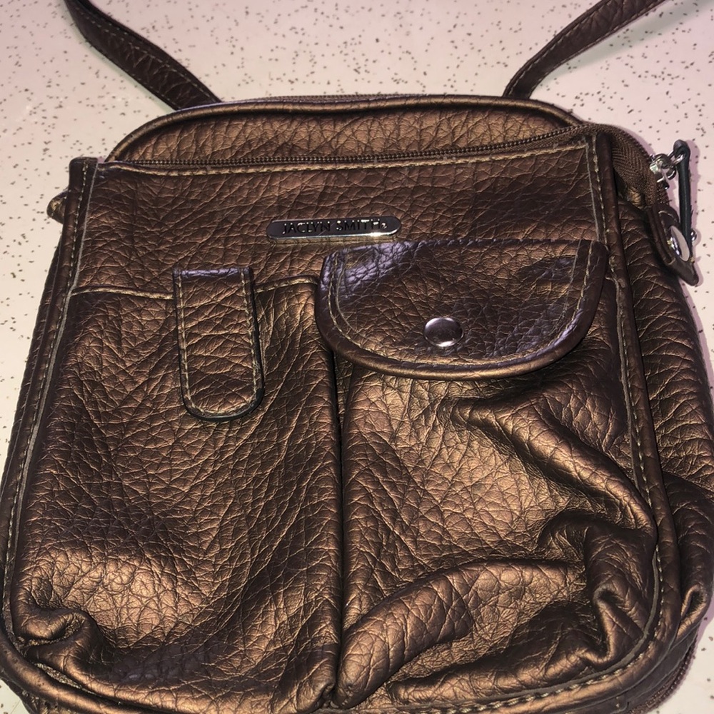 Jaclyn Smith purse